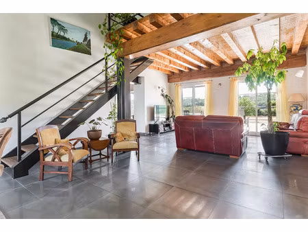 maison de luxe à vendre à comberouger