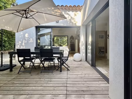 maison de luxe à vendre dans le quartier le plan-beautegas-les lones