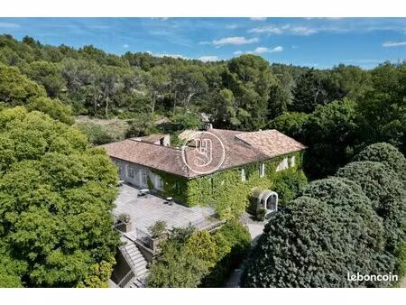 maison 43 pièces 2629 m²