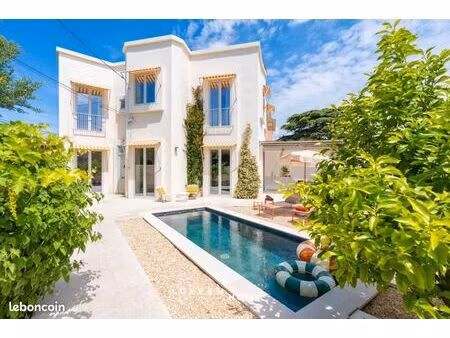 maison 9 pièces 260 m²