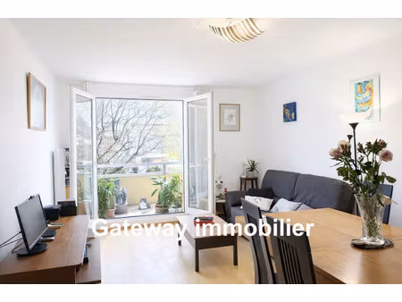 appartement 3 pièces 2 chambres 1 garage 1 cave 1 balcon