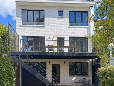 maison de luxe à vendre dans le quartier croisé laroche-rouges barres