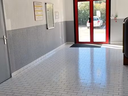 330 euros charges comprises