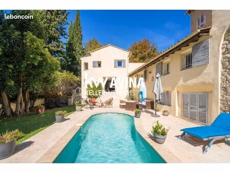 maison 6 pièces 200 m²