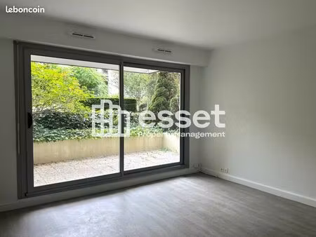 appartement 25m² à louer 890 - paris 75013