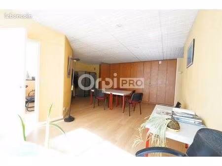 bureau 80 m²