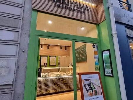 petite restauration sur la rue du faubourg poissonnière 75010