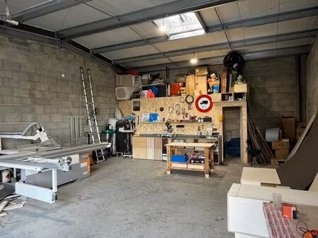 local  atelier  entrepôt