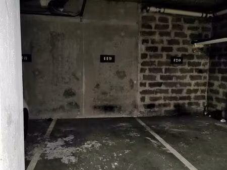 parking 11 m² paris