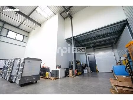 local d'activité 403 m²