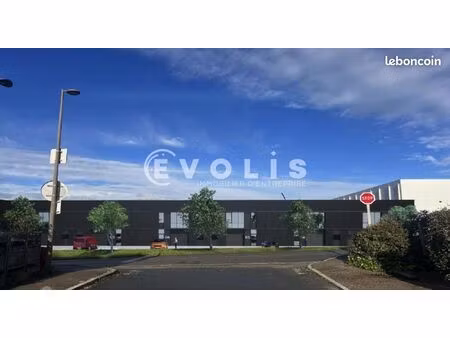 local d'activité 742 m²