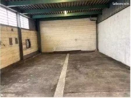local commercial 210 m² saint-genis-laval