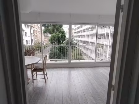 studio rénové lumineux avec terrasse 26m2 – paris 19e