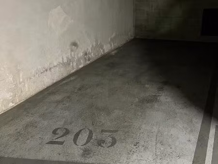 parking 14m - faibles charges 15 / mois