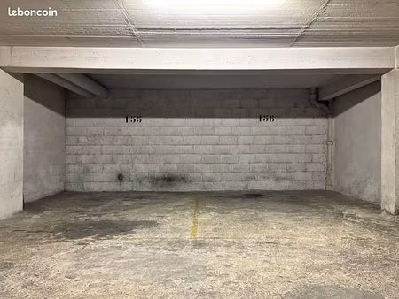 parking/box 16 m² paris