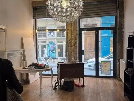 local commercial / boutique - lyon 1er (hôtel de ville) - double vitrine