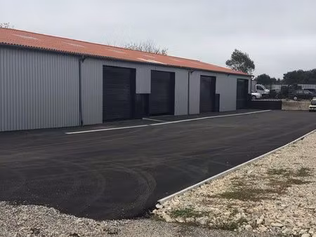 local commercial ou d’activité environ 160 m2