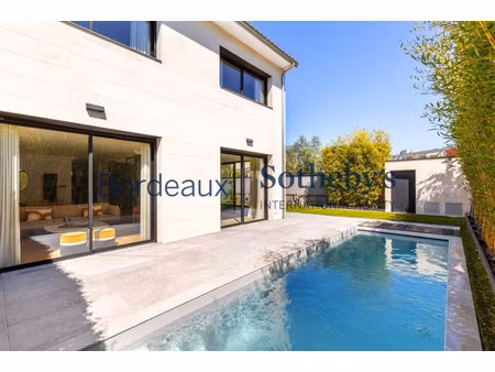 maison de luxe à vendre dans le quartier saint bruno-saint augustin