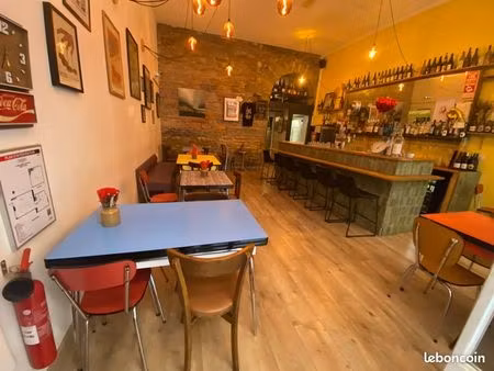 rare – licence 4 restaurant de caractère au cœur de lyon 1er  à deux pas des terreaux à sa