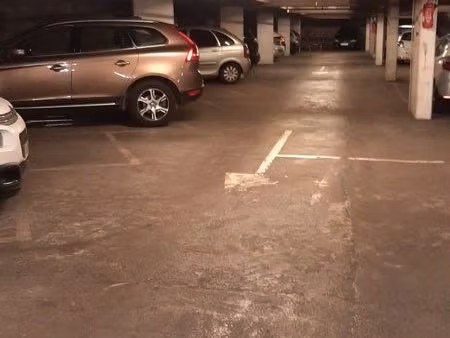 vends lot 19 places de parking paris 75019