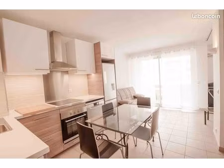 magnifique t2 meublé 30 m2 métro périer 8ème