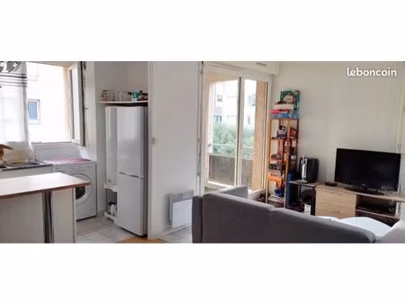 appartement 2 pièces 48 m2 parking privatif et terrasse