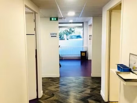 local commercial 268 m²