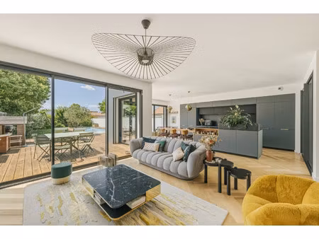 maison de luxe à vendre dans le quartier verthamon-haut brion