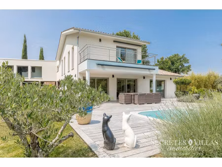 villa de luxe à vendre à loupes