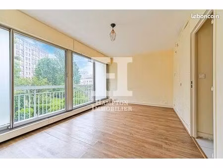 studio 1 pièce 26 m²
