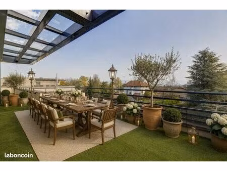 ornex – attique d'exception de 225 m² avec 134 m² de terrasses panoramiques et vue mont-bl