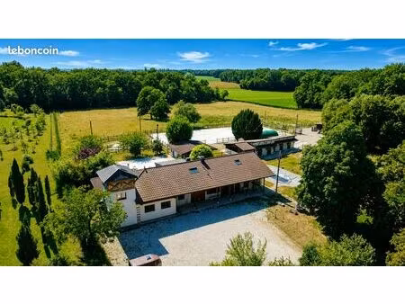 propriété équestre  2 habitations - 4 hectares de terrain clôturés