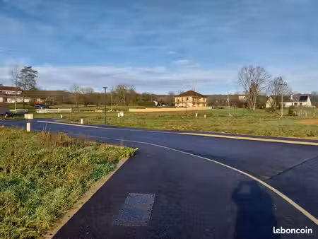 terrain 582 m² villereversure