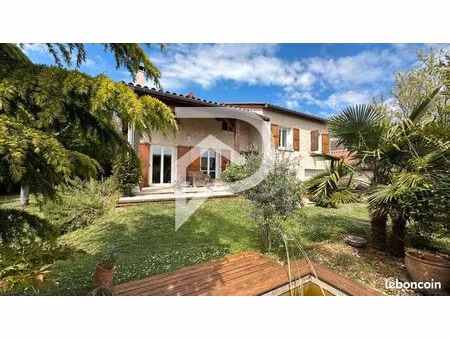 propriété 7 pièces 181 m²