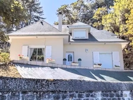 maison de luxe à vendre à saint-genest-lerpt