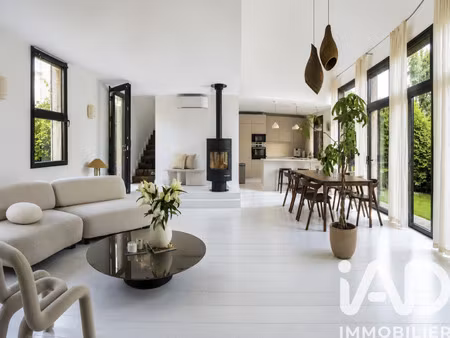 maison d'architecte à vendre dans le quartier centre-jean moulin