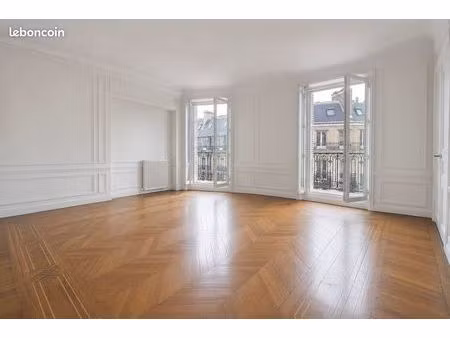 bureaux 361 m²