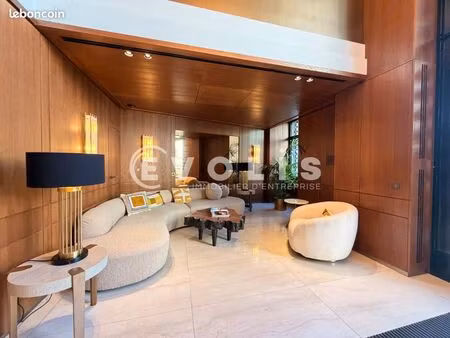 bureaux 295 m²