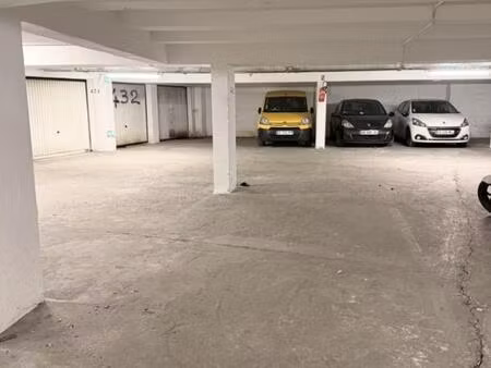 emplacement de parking au sous-sol - metro belleville