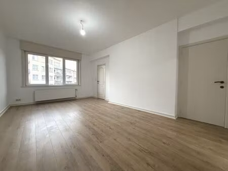 appartement à louer avec 2 chambres   forest (vbe34544)