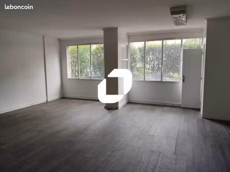 bureau 56 m²