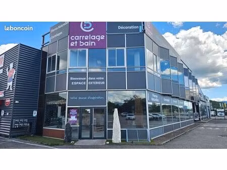 local commercial 240 m² belley