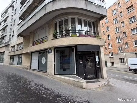 local 120 m² paris