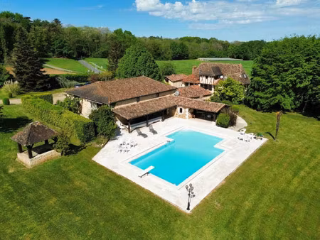 maison de luxe à vendre à saint-maime-de-péreyrol