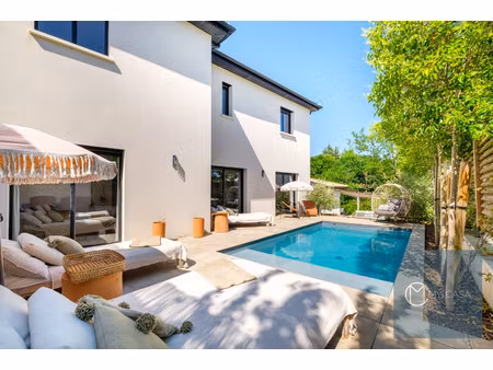 maison de luxe à vendre à lissieu
