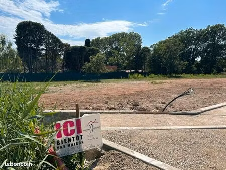 terrain 1 213 m² villecroze