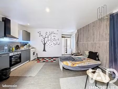 studio 1 pièce 28 m²