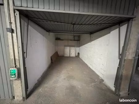 location box fermé – saint-tropez  proche place des lices