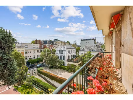 appartement de luxe à vendre dans le quartier saint james-général koenig