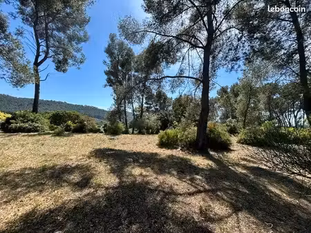terrain magnifique  vue sainte-baume